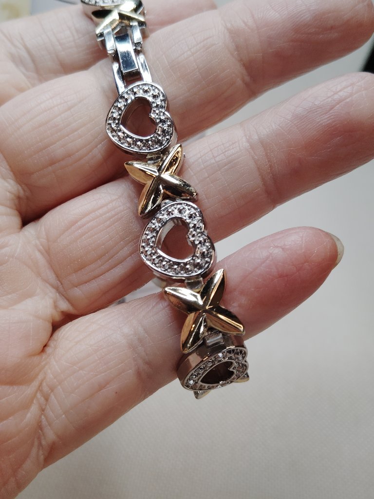 Vintage Twotone &acirc;Hugs And Kisses&acirc; Bracelet 75